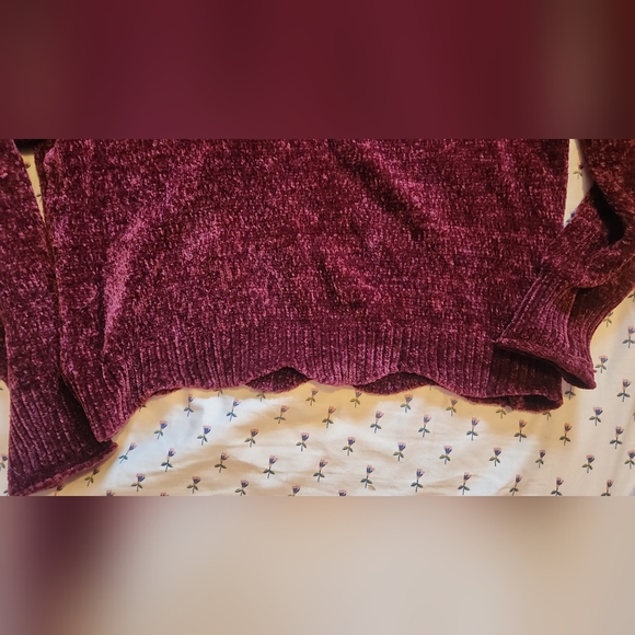 Sweater - Picture 3 of 4